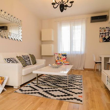 Rise & Shine Sofia Luxury Apartment By Flat Mаnager Exteriör bild