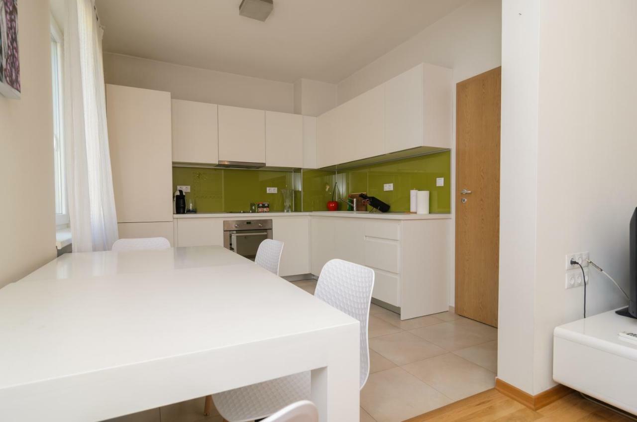 Rise & Shine Sofia Luxury Apartment By Flat Mаnager Exteriör bild